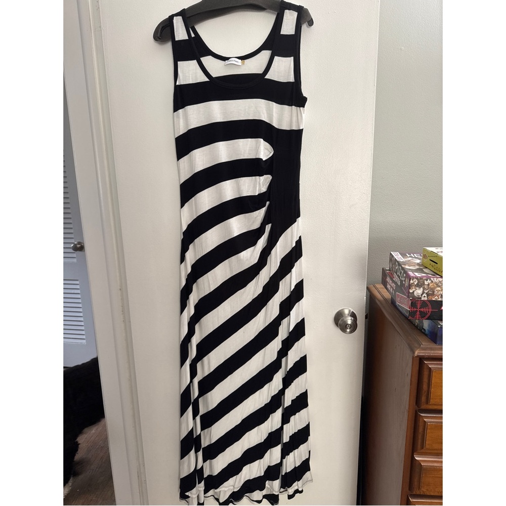 Calvin Klein Black & White Diagonal Stripe Sleeveless Maxi Dress